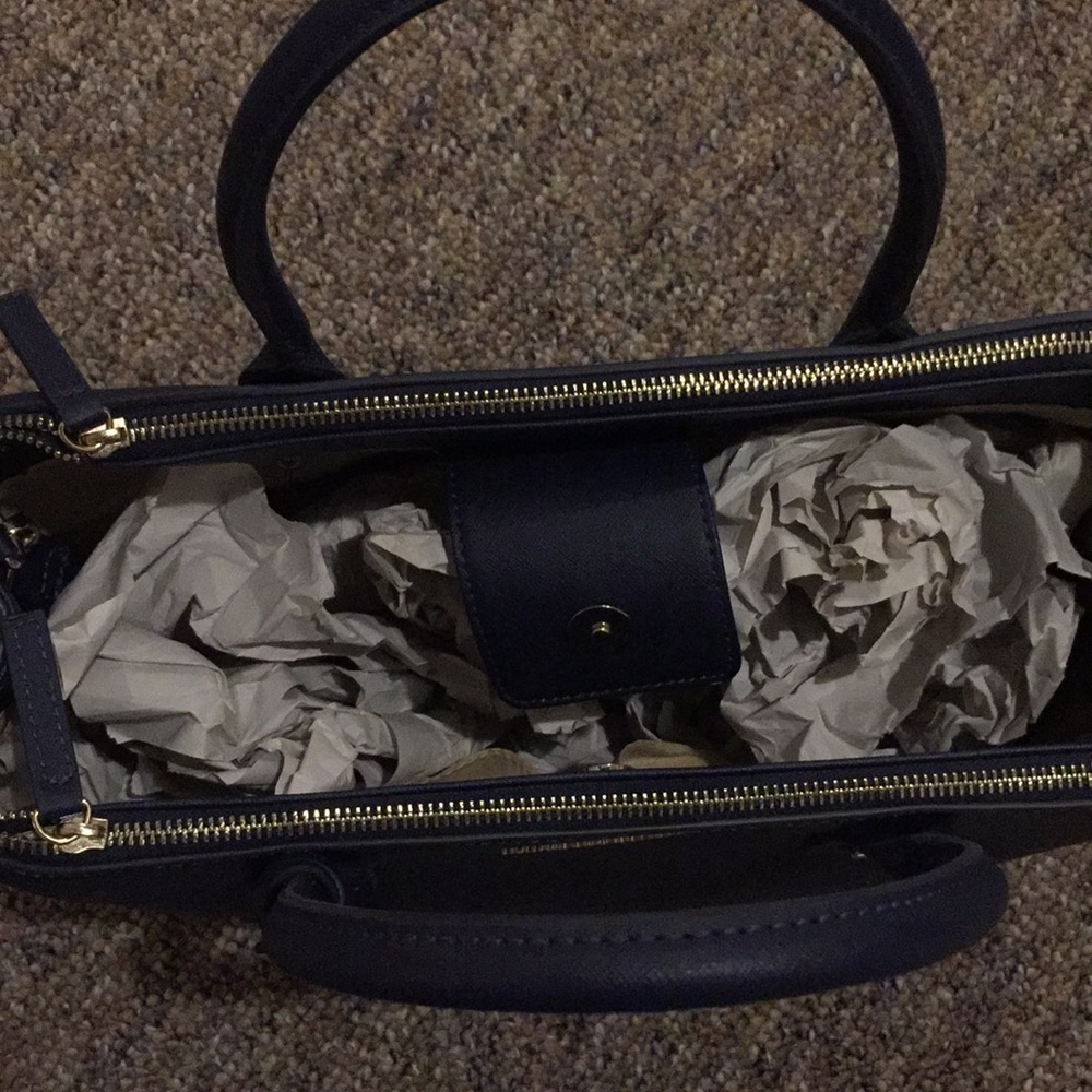 New York and Company Purse & Wallet - Picture 5 of 6